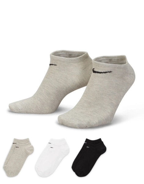 Nike Training – Lightweight – 3er-Pack unsichtbare Socken in Beige