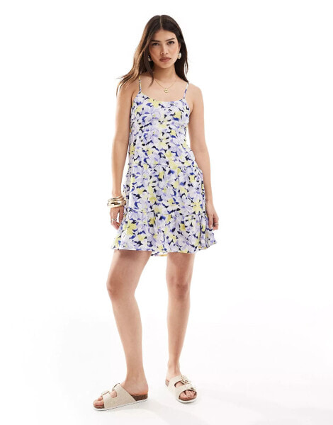 Wednesday's Girl bloom floral tiered smock dress in blue