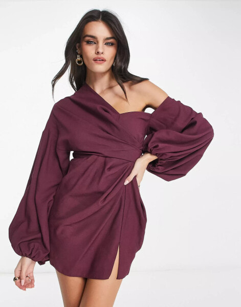 Женское мини-платье ASOS DESIGN Drapiertes, schulterfreies Minikleid in Weinrot mit Ballonärmeln