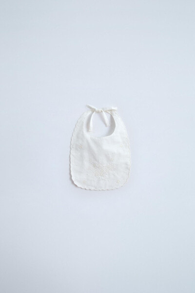 EMBROIDERED BIB