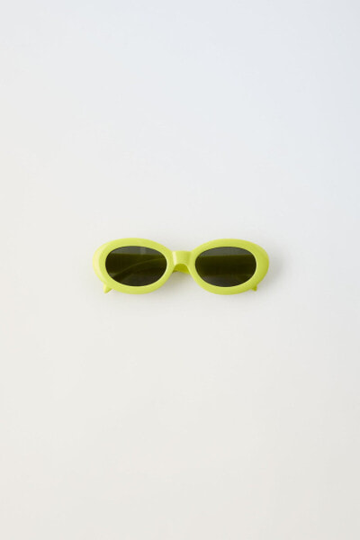 Солнцезащитные очки в овальной пластмассовой оправе ZARA