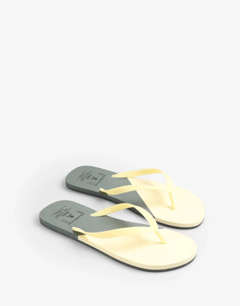 Scalpers – Zehenstegsandalen in Grau