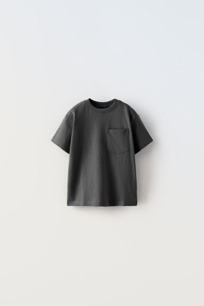 Plain t-shirt with pocket