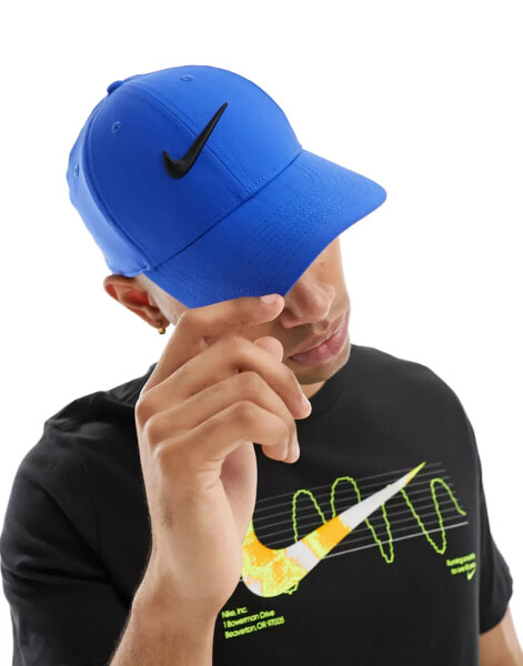 Nike Training Dri-Fit Club cap in blue