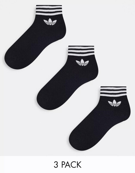 adidas Originals – adicolor – 3er-Pack Knöchelsocken in Schwarz mit Dreiblattlogo