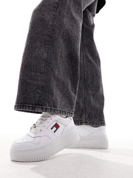 Tommy Jeans retro basket flatform trainers in white