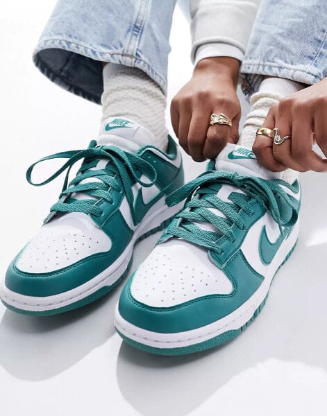 Nike Dunk Low NN trainers in white and green