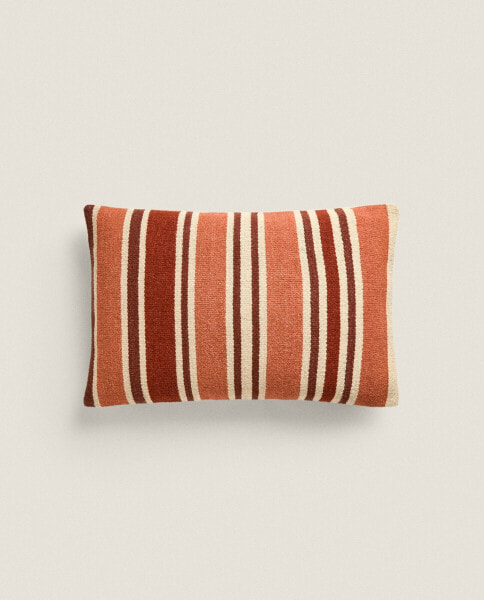 Декоративная подушка ZARAHOME с контрастной полосатой вышивкой