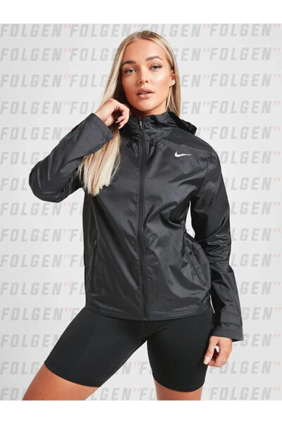 Running Essential Jacket in Black Kadın Spor Ceket