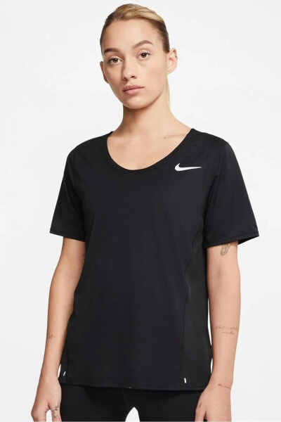 Топ городской Nike Sleek Kadın черный беговая футболка