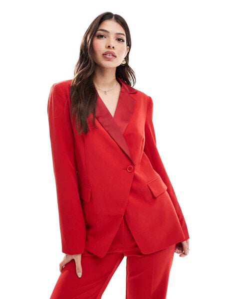 ASOS DESIGN – Taillierter Smoking-Blazer in Rot