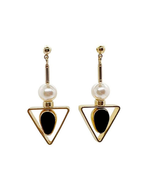 Triangle & Pearls Earrings
