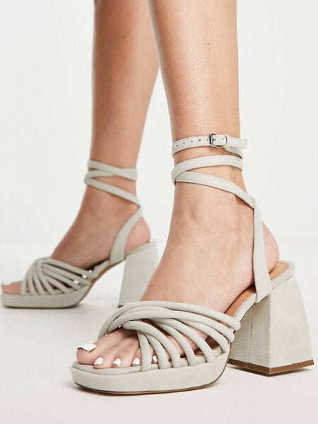 MIM Net heeled strappy sandal in beige