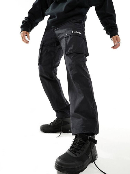 Columbia Doverwood II crinkle cargo pants in black