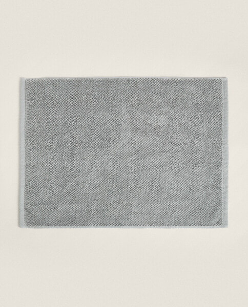 Plain bath mat rug