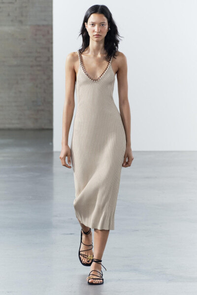 Ribbed knit midi dress with chains