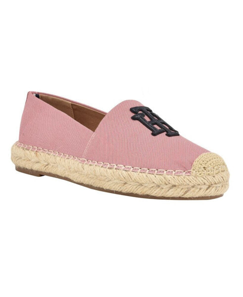 Women's Peanni Flat Espadrille Closed Toe Shoes