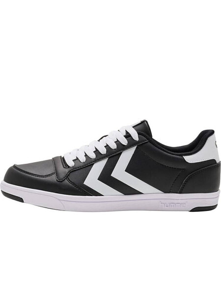 Hummel Busan trainers in black