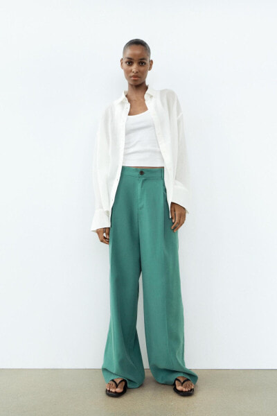 Loose-fitting darted trousers