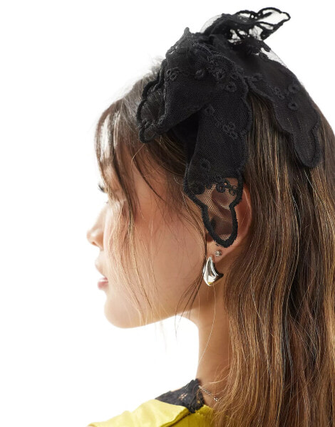 True Decadence lace hair bow in black