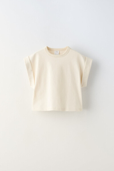 Rolled-up sleeve t-shirt