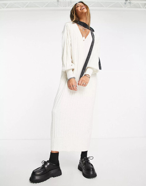 ONLY knitted v neck maxi dress in cream