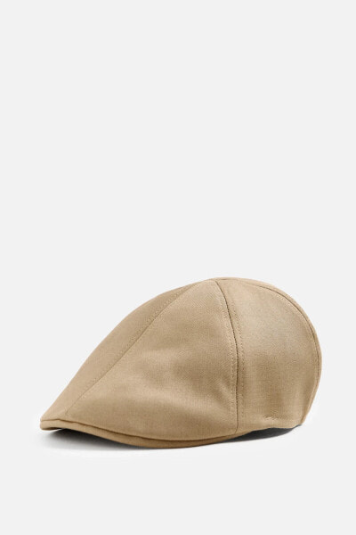 TEXTURED FLAT CAP