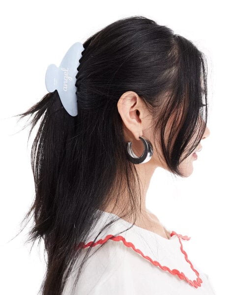 SUI AVA ida angel hair claw clip in pale blue