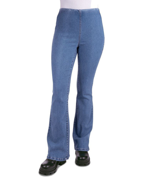 Juniors' Curvy Pull-On Flare-Leg Jeans