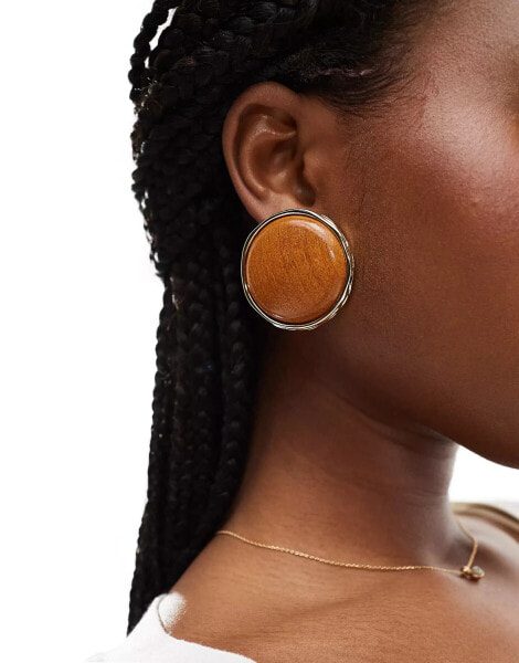 Mango round wooden earrings in gold