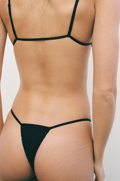 Textured thong with lace trim