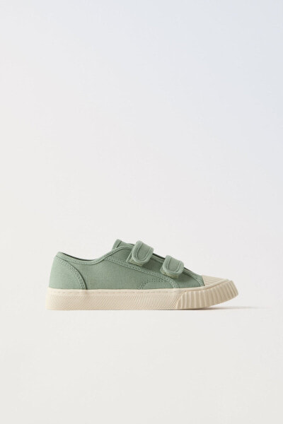 Cotton sneakers with straps
