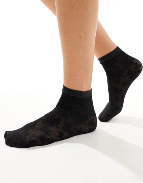 Pretty Polly floral lace ankle high socks in black