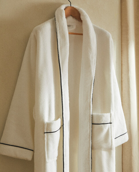 Bathrobe with piping