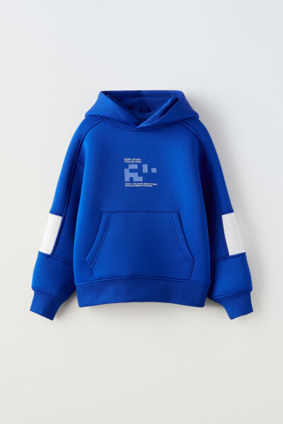 Technical sporty hoodie
