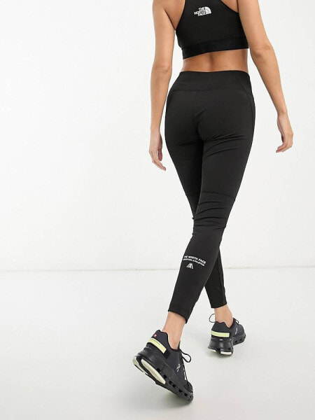 The North Face Training – Mountain Athletic – Leggings in Schwarz mit hohem Bund