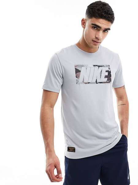 Nike Training camo graphic t-shirt grey 