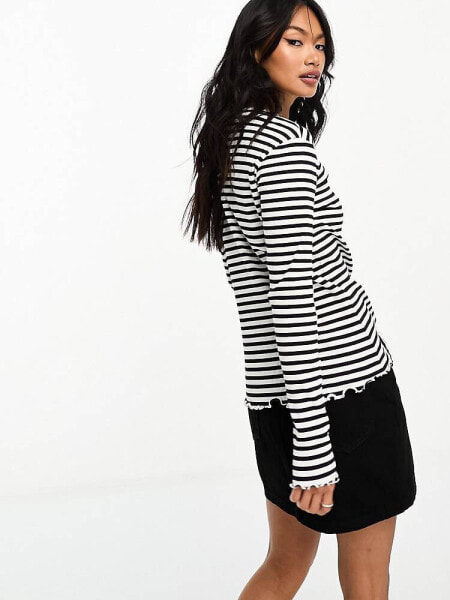 Vila lettuce edge long sleeved ribbed top in black stripe