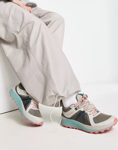 Columbia Escape Pursuit Outdry trainers in multi