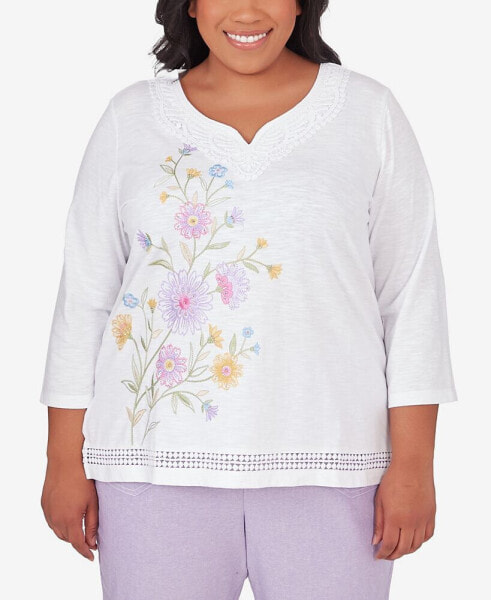 Plus Size Garden Party Floral Embroidery Top with Lace Details