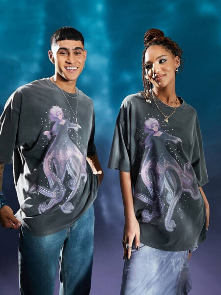 ASOS DESIGN - The little Mermaid Unisex ursula license graphic with hotfix in washed black