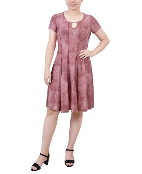 Women's Short Sleeve Jacquard Knit Seamed Dress