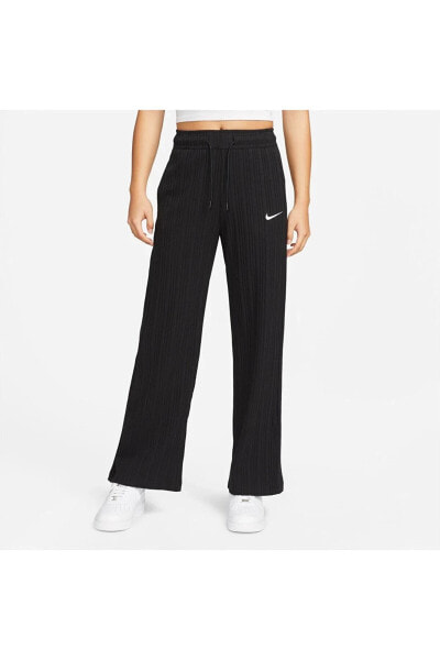 Женские спортивные брюки Nike Sportswear черные полуприталенного силуэта DM6403