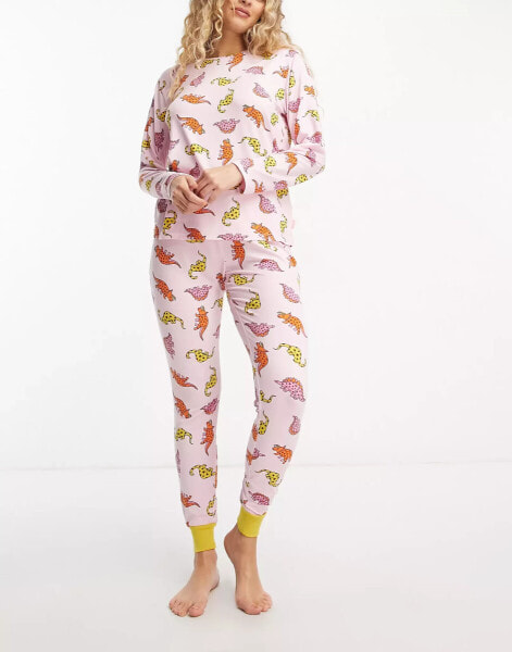 Chelsea Peers – Langer Pyjama in Rosa mit Dinosauriermuster