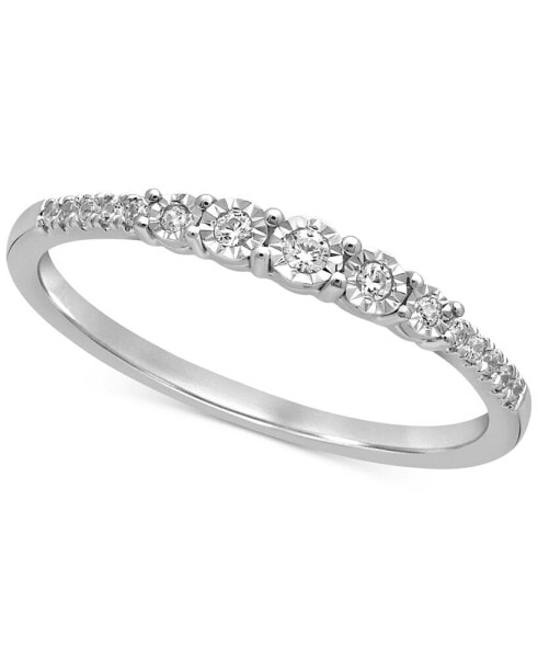 Diamond Graduated Ring (1/10 ct. t.w.) in 14k White Gold