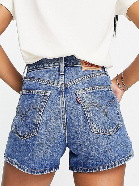 Levi's high waisted mom short in mid wash 