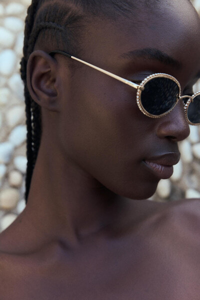 OVAL DIAMANTÉ SUNGLASSES