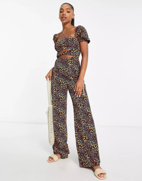 The Frolic – Freizeit-Jumpsuit mit eckigem Ausschnitt und Blümchenmuster