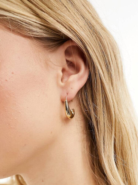 DesignB London half hoop curved earrings in gold