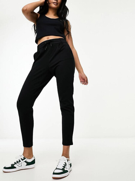 ONLY slim fit cropped trousers in black